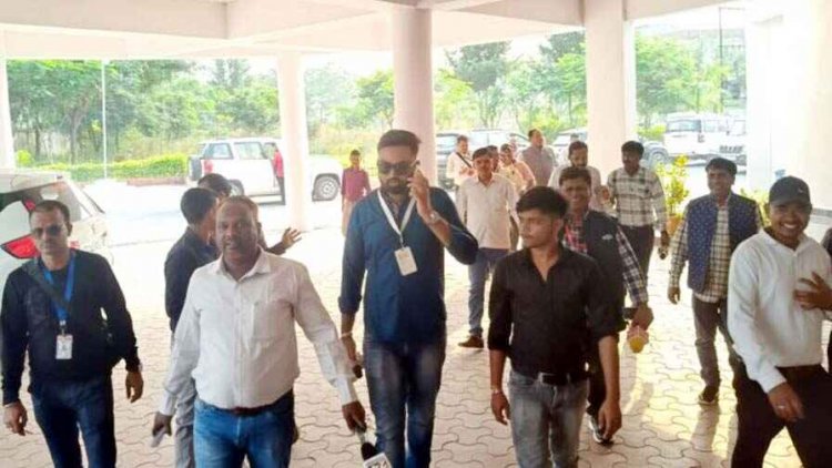 मिनिस्टर लक्ष्मी राजवाड़े मंच पर बैठी रहीं, पत्रकारों ने किया कार्यक्रम का बहिष्कार, पत्रकार पर भड़के स्वास्थ्य मंत्री, सवाल पर बोले-सबूत हो तो दीजिए... वरना