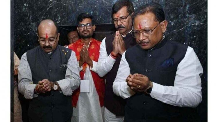 महादेव घाट के कार्तिक पुन्नी मेला में शामिल हुए सीएम साय, त्रिवेणी संगम में लगा भक्तों का तांता, श्रद्धालुओं ने कुलेश्वर महादेव, राजीव लोचन का किया दर्शन