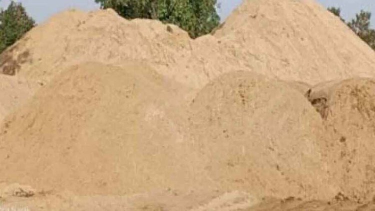 छत्तीसगढ़ में पहली बार गांव वालों ने कराई रेत घाट की नीलामी, ग्रामीणों ने एक करोड़ रुपये में दिया ठेका, वीडियो वायरल, जांच के आदेश जारी