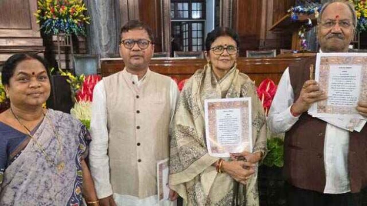 संविधान के 75 गौरवशाली वर्ष पूरे होने पर छत्तीसगढ़ में जगह-जगह किया गया वाचन एवं शपथ ग्रहण, लिंग आधारित हिंसा खत्म करने जागरुकता अभियान