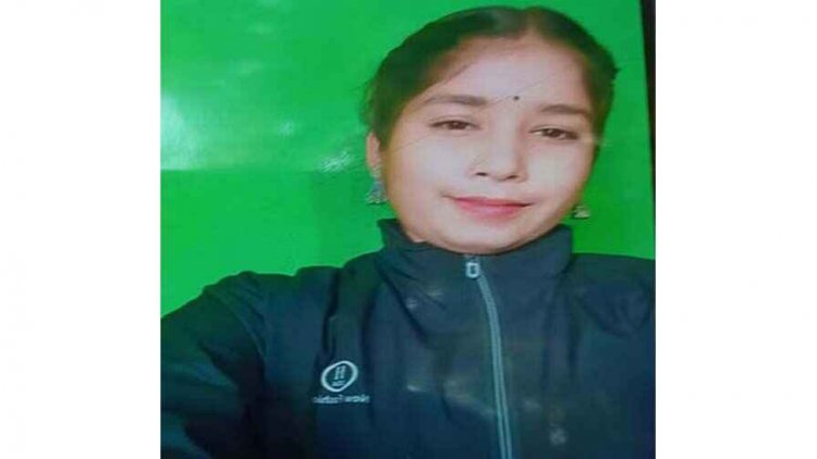 छात्रा की संदिग्ध मौत, पुलिस ने बरामद किया सुसाइड नोट, लड़की के बैग में मिला चाक़ू, परिजनों ने जताई प्रेमी द्वारा हत्या की आशंका