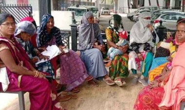 ठगी की शिकार महिलाएं कर्ज वसूली से परेशान, महिलाओं ने कलेक्टर से लगाई इंसाफ की गुहार, सुनवाई नहीं होने पर दी आंदोलन की चेतावनी