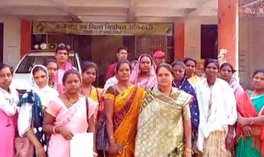 नशे के खिलाफ अब महिलाओं ने चलाया अभियान, गांव का बिगड़ रहा माहौल, शराब बंदी के लिए कलेक्टर को सौंपा ज्ञापन, अधिकारी ने की तारीफ