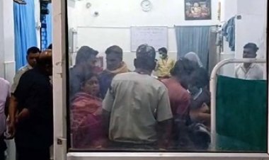 मौसम में आए बदलाव के कारण बढ़े सर्दी, खांसी और बुखार के मरीज, बढ़ती जा रही अस्पतालों में मरीजों की संख्या, जानिए डॉक्टरों की सलाह