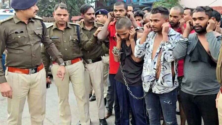 नग्न कर मारपीट करने वाला मुख्य आरोपी फरार, 9 बदमाशों को पुलिस ने किया गिरफ्तार, जिले में बढ़ रही आपराधिक गतिविधियों का जिम्मेदार कौन?