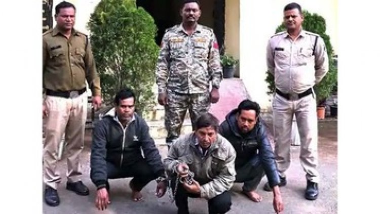 धान चोरी के शक में रस्सी से बांधकर बेरहमी से बुजुर्ग की पीट-पीटकर ले ली जान, मुख्य आरोपी समेत 3 आरोपियों को पुलिस ने किया गिरफ्तार