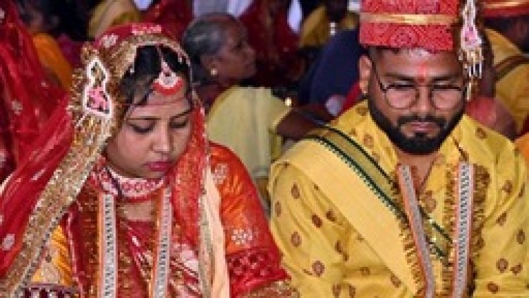 मुख्यमंत्री कन्या विवाह योजना के तहत परिणय सूत्र में बंधे 48 जोड़े, विधायक अजय चन्द्राकर सहित जनप्रतिनिधियों ने दिया नवविवाहित जोड़ों को आशीर्वाद