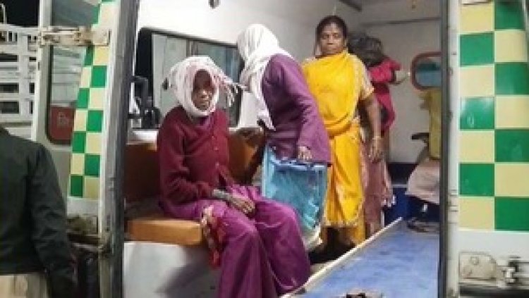 नहावन कार्यक्रम से लौट रही पिकअप ने ट्रैक्टर को मारी टक्कर, 1 ग्रामीण महिला की मौत, 8 घायल, अलग-अलग 5 सड़क हादसों में 6 लोगों की गई जान