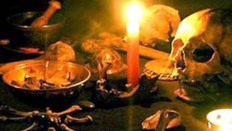 श्मशान घाट पर कर रहे थे तांत्रिक क्रिया, पूर्व सरपंच समेत 4 लोगों को ग्रामीणों ने पकड़ा, जमकर की धुनाई, चार गिरफ्तार, महिला समेत दो लोग फरार