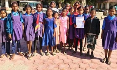 अधीक्षिका और प्रधान पाठक के खिलाफ बच्चियों ने दर्ज कराई गंभीर शिकायत, कन्या आश्रम की छात्राओं ने लगाई इंसाफ की गुहार