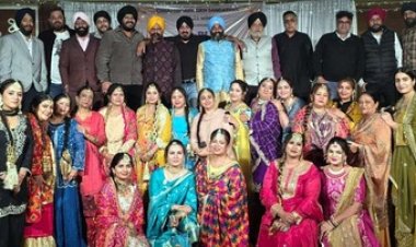छत्तीसगढ़ सिख संगठन लेडीज विंग ने रायपुर में धूमधाम से मनाया गया लोहड़ी पर्व, परिवारिक माहोल में पंजाबी पारम्परिक वेशभूषा में हुआ रंगारंग उत्सव