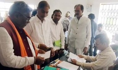 नगर पंचायत चुनाव में कांग्रेस के अध्यक्ष पद के उम्मीदवार का नामांकन पत्र खारिज, मां को मिली टिकट, उधर बीजेपी प्रत्याशी का नामांकन निरस्त