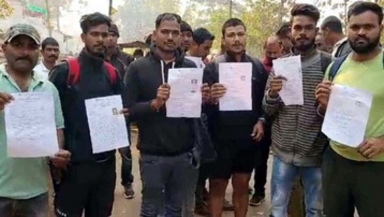 छत्‍तीसगढ़ पुलिस भर्ती विवाद, माना पुलिस कैंप फिजिकल टेस्‍ट में भेदभाव का लगा आरोप, कैंडिडेट्स ने सड़क पर उतरकर जताया विरोध