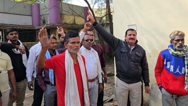 80 टन राख का पहाड़ गिरा, 1 मजदूर की मौत, 5 लापता, मालिक और मैनजर फरार, मुआवजे और सुरक्षा की मांग पर अड़े परिजन, शव लेने से इंकार