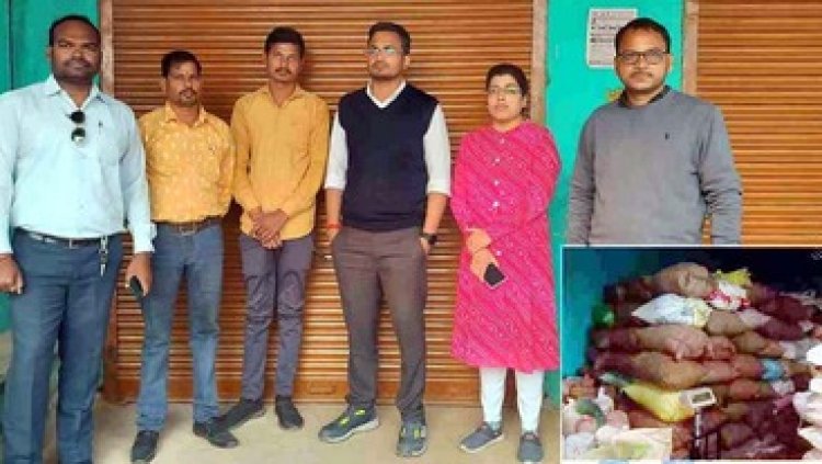 किराना दुकान की आड़ में दुकानदार ने डंप किया लाखों का धान, टीम ने मारा छापा, बिचौलिए के खिलाफ मण्डी एक्ट के तहत कार्रवाई, दुकान सील