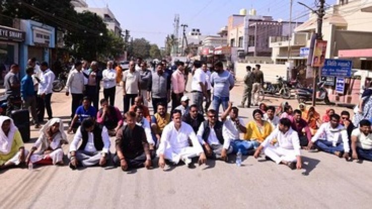 मुख्य मार्ग पर खुले नाले के चल रहे प्रोजेक्ट को रोकने की मांग, पहले जल निकासी के डायवर्सन समस्या का हो निराकरण -विकास उपाध्याय