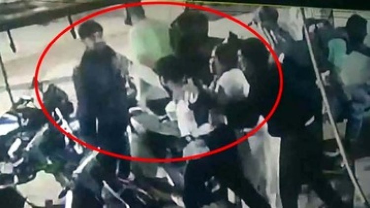 दो पक्षों के बीच जमकर मारपीट, घायल युवक की इलाज के दौरान मौत, आरोपी ने थाने पहुंचकर किया सरेंडर, पुलिस पर राजनीति दबाव का लगा आरोप