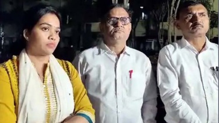 प्रोफेसर पर जानलेवा हमले के मामले में अदालत ने दो थाना प्रभारियों के खिलाफ FIR दर्ज करने के दिया आदेश, आरोपी की पत्नी को 15 घंटे थाने में बैठाया