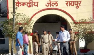 सेंट्रल जेल में प्रहरी ने सजा काट रहे बंदी से की मारपीट, आरोपी की मां ने 10 हजार रुपए की मांगने का लगाया आरोप, बोली -बेटे के जान को खतरा