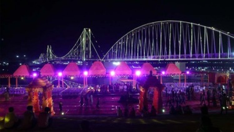 राजिम कुंभ मेला पहुंचने मुफ्त बस सेवा का मिल रहा लाभ, श्रद्धालुओं के ठहरने लिए सर्वसुविधा युक्त स्विस कॉटेज, प्रयागराज की तर्ज पर बनाया गया टेंट सिटी