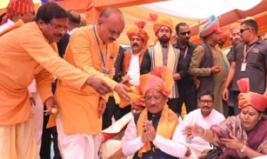 महतारी वंदन सम्मेलन में महिलाओं को 13वीं किश्त जारी, 353 नवविवाहित जोड़ों को दिया आशीर्वाद, पुस्तिका विमोचन कार्यक्रम में शामिल हुए CM साय