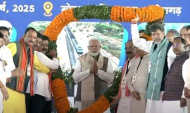 प्रधानमंत्री नरेंद्र मोदी ने बिलासपुर से छत्तीसगढ़ को दी बड़ी सौगात, अभनपुर-रायपुर मेमू ट्रेन को दिखाई हरी झंडी