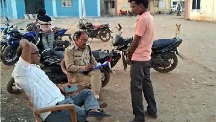 चौथिया जा रहे पिकअप पलटने से दो की मौत, 25 घायल, नहर में डूबने से युवक की गई जान, बस ने ट्रक में पीछे से मारी टक्कर, चार यात्री घायल