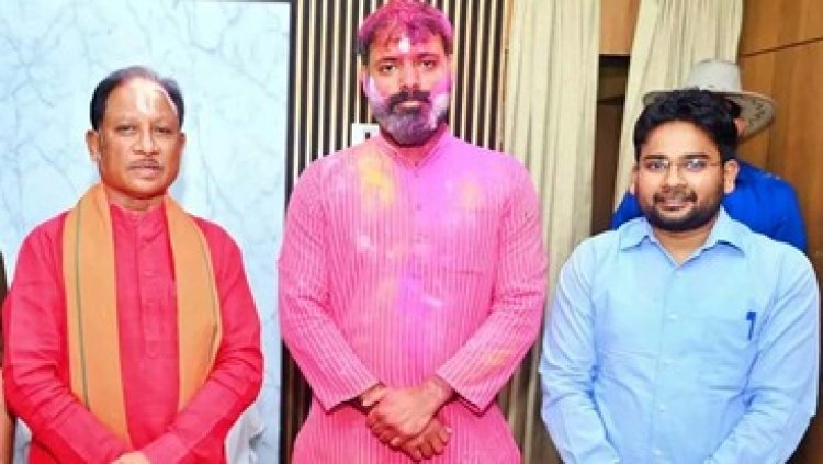 CM साय ने दी होली की बधाई एवं शुभकामनाएं, गृह ग्राम बगिया में मनाया पर्व, फाग गीत गाकर विधायक रोहित साहू ने मनाया त्यौहार