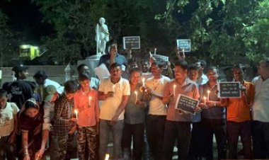 पहलगाम में आतंकवादियों द्वारा 27 बेगुनाहों को गोली मारकर हत्या के विरोध में पाकिस्तानी झंडा का दहन, पाकिस्तान मुर्दाबाद के लगे नारे