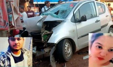खंभे से टकराई तेज रफ्तार कार, गर्लफ्रेंड-बॉयफ्रेंड की की मौके पर दर्दनाक मौत, वाहन के उड़ गए परखच्चे, दोनों परिवारों में पसरा मातम