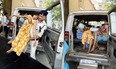 नदी में डूबी चार महिलाएं, चारों घायल, घायलों को एम्स हॉस्पिटल में कराया गया भर्ती, परिजनों ने डायल 112 और पुलिस विभाग का  किया आभार व्यक्त