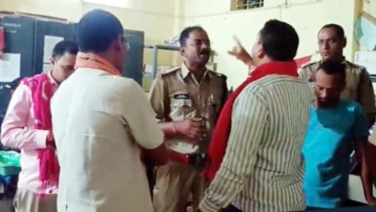 ASI पर दो लाख रुपए रिश्वत लेने का आरोप, रिश्वतखोरी के आरोप में ग्रामीणों ने पुलिस चौकी का किया घेराव, सटोरिए गए जेल