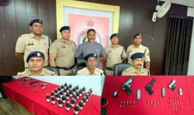 अवैध नशीले पदार्थ एवं हथियारों के साथ शातिर अपराधी शीबू गिरफ्तार, आरोपी से 3  पिस्टल, 26ग जीवित कारतूस और 7 नग खाली खोखे बरामद