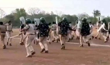 धमतरी में उपद्रवी हुए बेकाबू, पुलिस ने छोड़े अश्रु गैस के गोले और भांजी लाठियां, मजिस्ट्रेट के आदेश के बाद 5 राउंड फायर