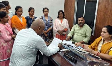 फिंगेश्वर से शुरु हुआ बवाल अब पूरे जिले में उबाल, अभय साहू पर कार्रवाई नहीं तो जिले के सभी मनरेगा कार्यालयों में ताले, कामकाज ठप, पंचायतों में भी असर