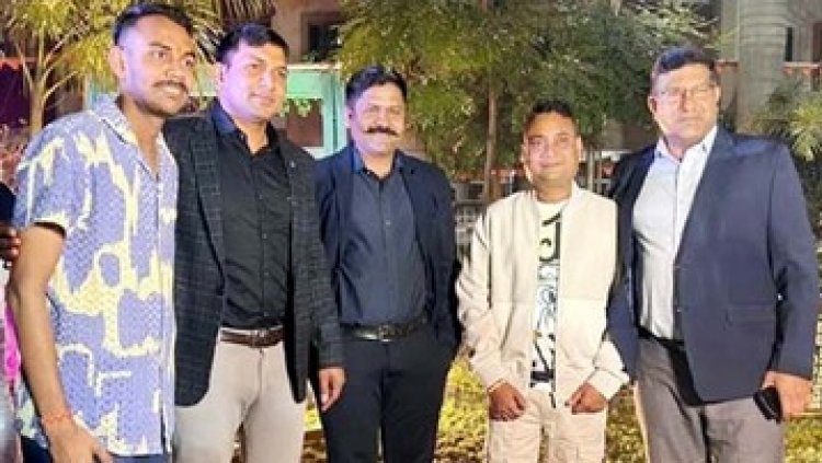 सटोरिया की पार्टी में दो थाना प्रभारी और एएसपी सुखनंदन राठौर शामिल!, तस्वीरें सोशल मीडिया पर वायरल, पुलिस विभाग में खलबली, साख पर उठ रहे सवाल