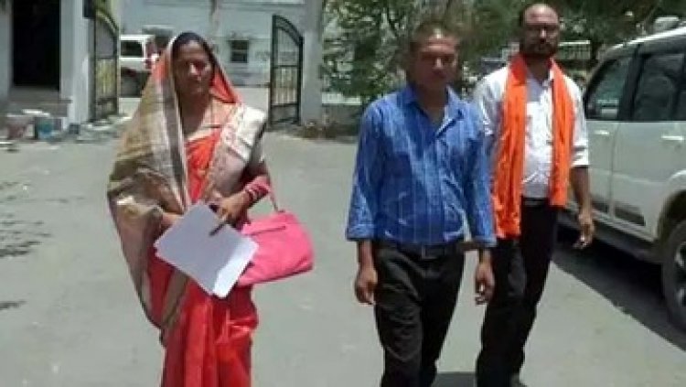 बेटे के साथ हुई गुंडागर्दी के खिलाफ महिला पहुंची थाना, शिकायत वापस लेने TI बना रहा दबाव, पीड़िता ने पुलिस अधीक्षक लगाई इंसाफ की गुहार