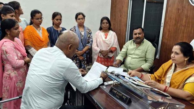 फिंगेश्वर से शुरु हुआ बवाल अब पूरे जिले में उबाल, अभय साहू पर कार्रवाई नहीं तो जिले के सभी मनरेगा कार्यालयों में ताले, कामकाज ठप, पंचायतों में भी असर