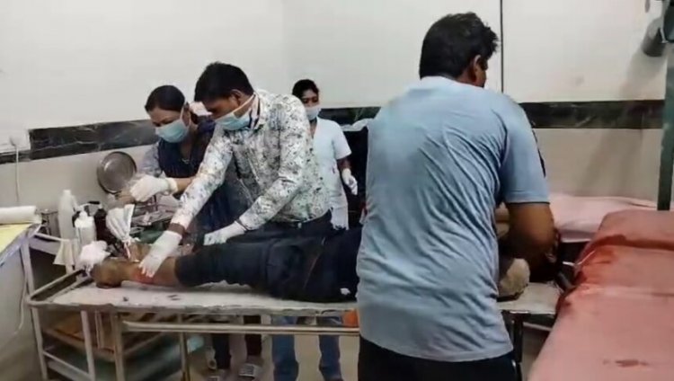 फिंगेश्वर में करंट का तांडव ट्रांसफार्मर बनाने चढ़ा युवक बुरी तरह झुलसा, रायपुर रेफर, हालत नाजुक, इलाके में गुस्सा और दहशत का माहौल