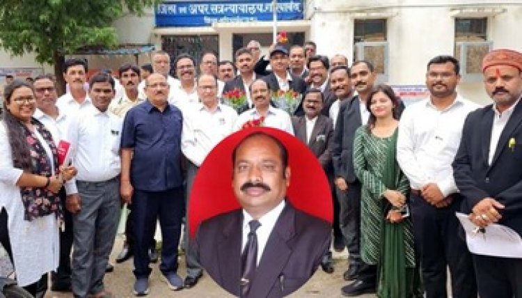नरेंद्र देवांगन ने रचा इतिहास, 9वीं बार गरियाबंद जिला अधिवक्ता संघ की संभाली कमान, बोले- अधिवक्ताओं की अटूट श्रद्धा और विश्वास का परिणाम