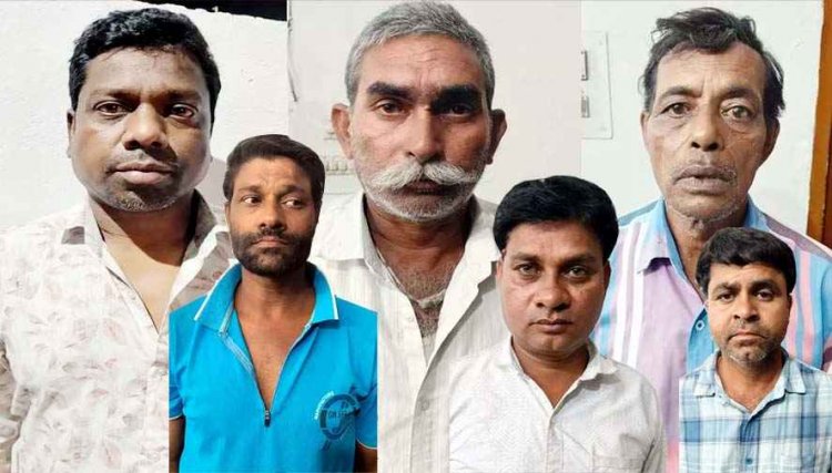 गांव के पानी टंकी के पास जमी 52 परियों की महफिल, पुलिस ने रेड मारकर आरोपियों को दबोचा, 6 जुआरी गिरफ्तार, नकद रकम जब्त