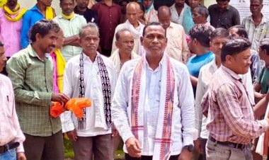 जिले में खाद के लिए किसान बेहद परेशान, विधायक जनक ध्रुव- किसानों के साथ सड़क की लड़ाई लड़ेंगे, MLA ने खेतों में पहुंचकर किसानों से की चर्चा