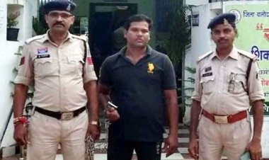 बाप ने बेटों को सिखाया चोरी का पाठ, शॉप की दीवार फोड़कर खाली किया गल्ला, CCTV फुटेज देख पुलिस रह गई दंग, नाबालिग समेत धर्मेंद्र गिरफ्तार