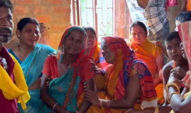 स्वतंत्रता दिवस पर तीर्थयात्रा के लिए दुर्गापुर जा रही बस की ट्रैक्टर से टक्कर,  11 श्रद्धालुओं की दर्दनाक मौत, CM ने दो-दो लाख मुआवजे का किया ऐलान