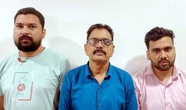 शेयर मार्केट में इन्वेस्टमेंट के नाम पर बाप-बेटों ने किया 50 करोड़ की ठगी, हर महीने 10% मुनाफे का दिया झांसा, 3 आरोपी गिरफ्तार