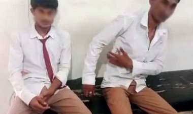 पुरानी रंजिश के चलते स्कूल में 9वीं के छात्रों ने 12वीं के स्टूडेंट को मारा चाकू,  बचाने आए दोस्त पर भी हमला, दो छात्र लहूलुहान
