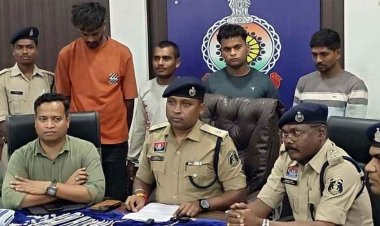 दुर्ग के ज्वेलरी शॉप में चोरी का पर्दाफाश, सीसीटीवी बंद कर शटर तोड़कर वारदात को दिया अंजाम, 4 लाख के जेवरात बरामद, चार आरोपी गिरफ्तार