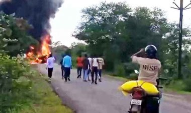 अनियंत्रित होकर पलटा पेट्रोल से भरा टैंकर, भीषण आग के बाद हुआ जोरदार धमाका, मचा हड़कंप, ड्राइवर-कंडक्टर ने कूदकर बचाई जान