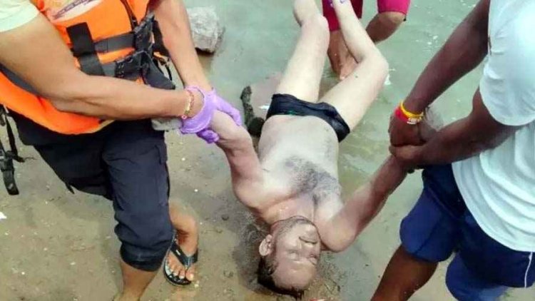 नदी में बहने से युवक की मौत, पालतू डॉग को नहलाते समय हुआ हादसा, रात भर किनारे पर मालिक का इंतजार करता रहा कुत्ता