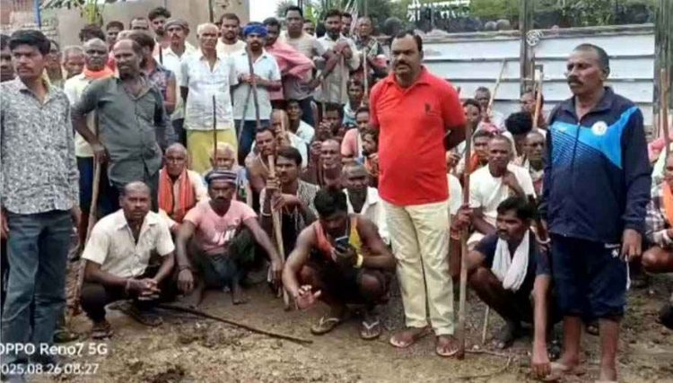 गौशाला बन रहा मवेशियों की कब्रगाह, चारा सहित रख रखाव का अभाव, विरोध में उतरे ग्रामीण, कठोर कार्रवाई की मांग कर दी आंदोलन की चेतावनी